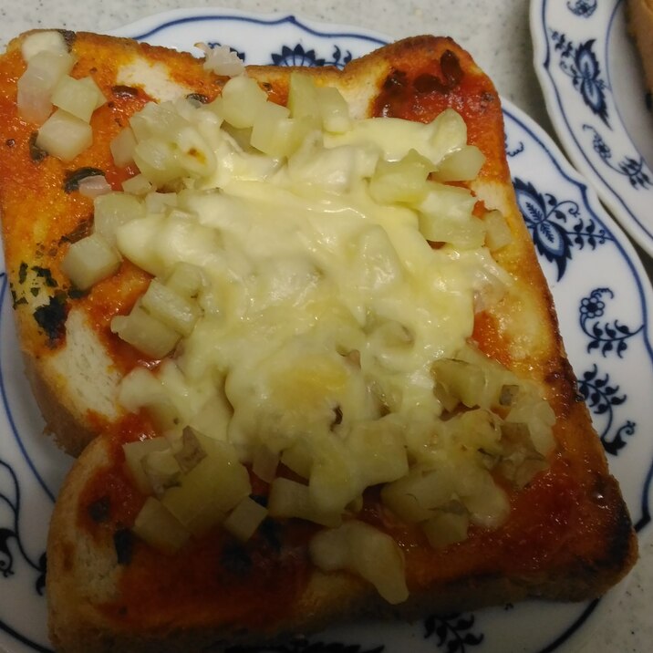 じゃがいもと玉葱のピザトースト